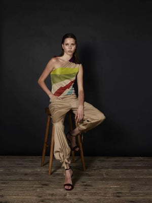 Cargo Hose - camel - a simple story