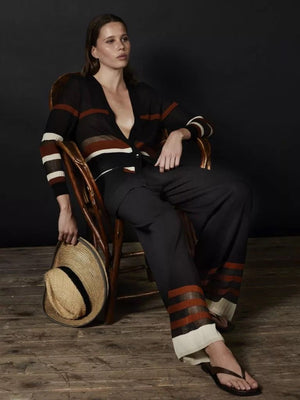 Hose - schwarz mit Streifen - a simple story