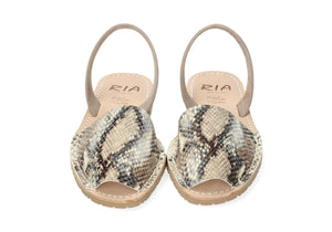 Sandale - snake print - a simple story