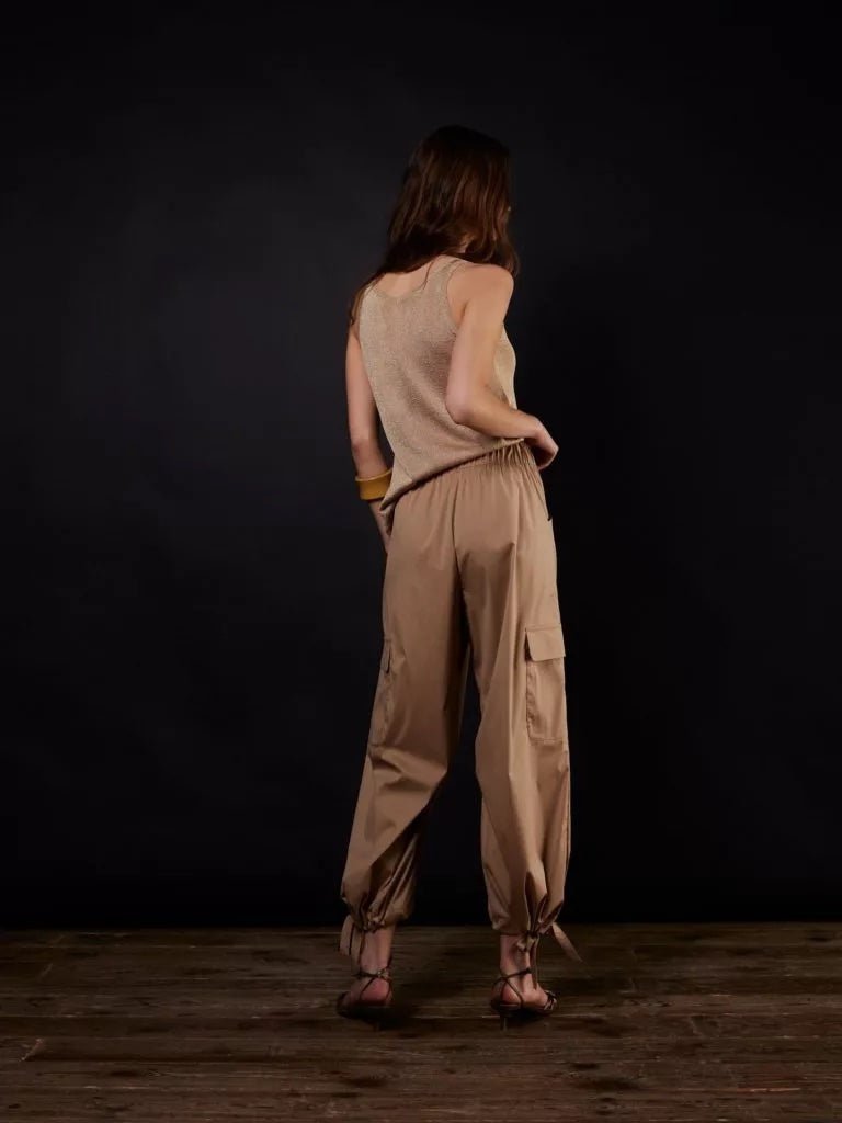 Cargo Hose - camel - a simple story