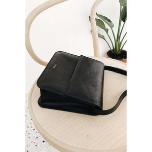 Crossbody Bag - Schwarz - a simple story