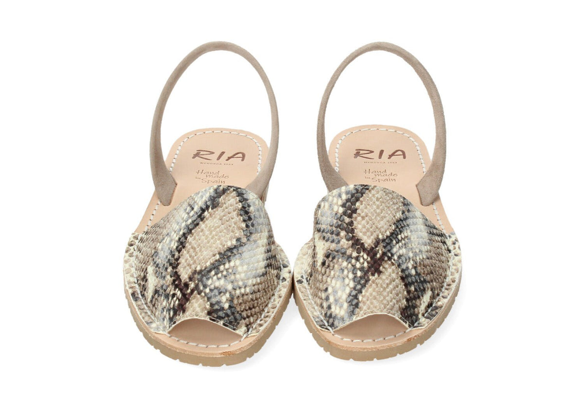 Sandale - snake print - a simple story