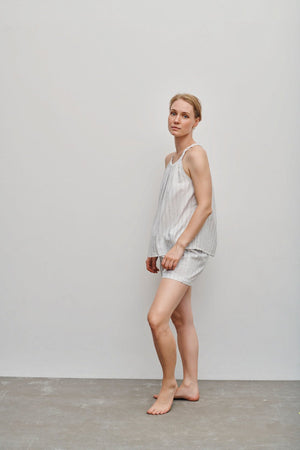Vivienne Shorts- light grey/white - a simple story